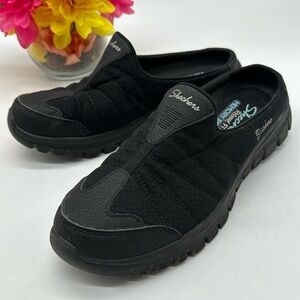 Skechers Black Relaxed Fit Memory Foam Footbed Size 9.5 SKT6492